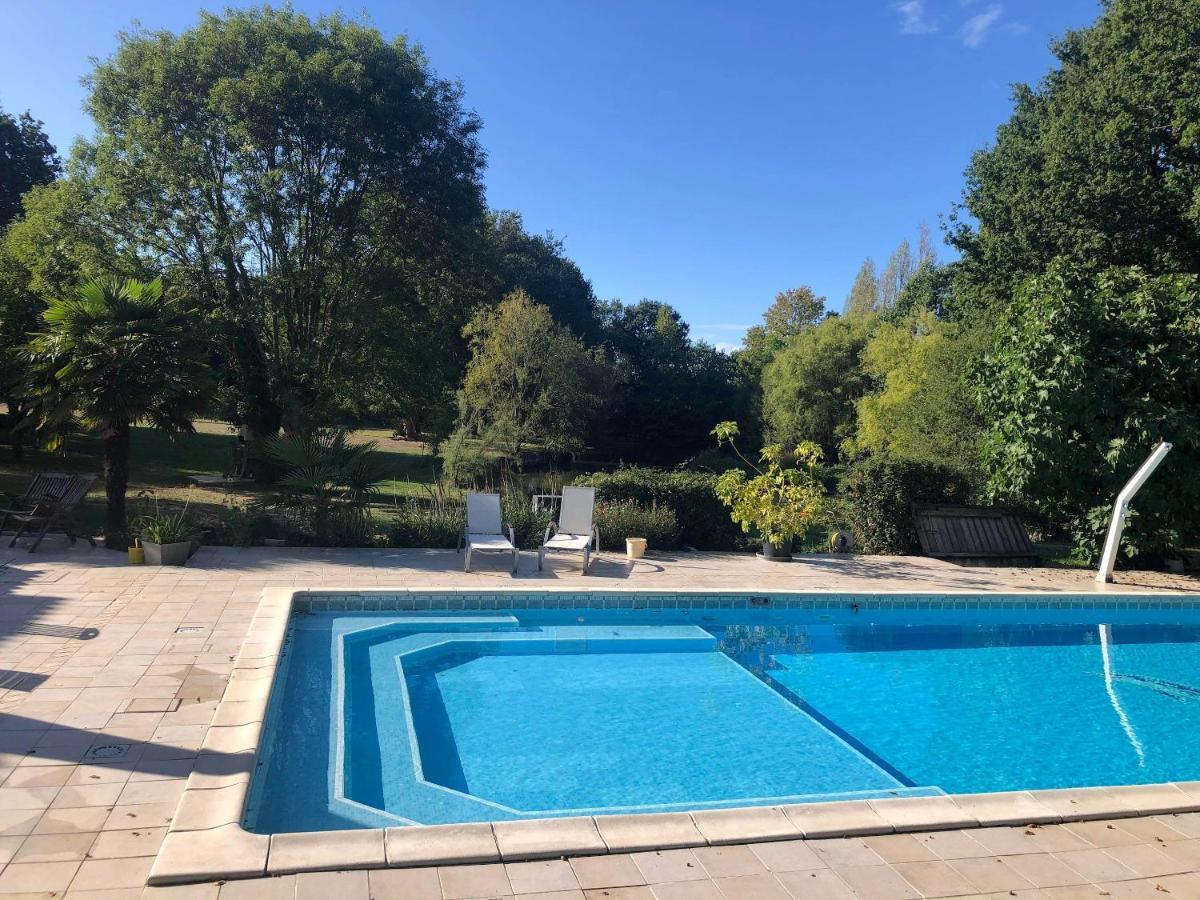Maison Charmante Avec Piscine Privee A Saint-Georges-De-Pointindouxc Kültér fotó