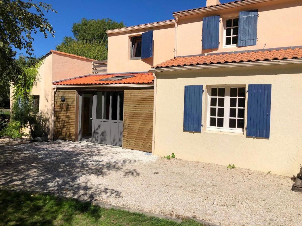 Maison Charmante Avec Piscine Privee A Saint-Georges-De-Pointindouxc Kültér fotó